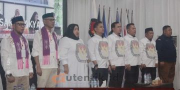 KPU Kabupaten Bone Bolango saat menerima pendaftaran Bapaslon Bupati dan Wakil Bupati pada pilkada 2024, Selasa (27/8/2024)