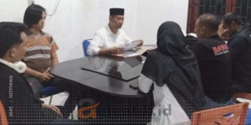 Salah satu Bapaslon saat membuat laporan di Bawaslu Pohuwato.