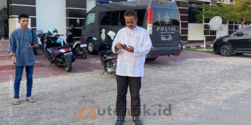 Sekda Pohuwato, Iskandar Datau, usai menjalani pemeriksaan di Mapolres Pohuwato, Jumat (25/10/2024).