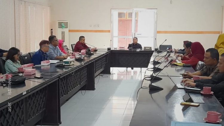 DPRD Kabupaten Pohuwato saat menerima aspirasi masyaarakat Popayato, Kamis (04/07/2024).