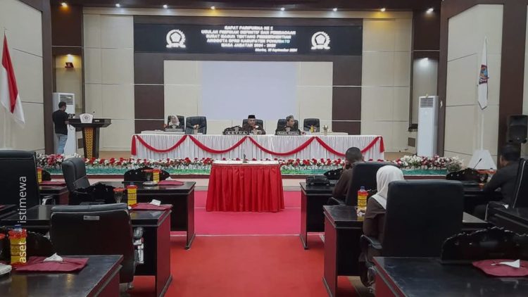 Paripurna ke-2 DPRD Kabupaten Pohuwato dengan agenda pembacaan usulan Pimpinan Definitif, Kamis (19/09/2024).