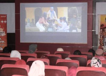Nobar Film "Tepatilah Janji" KPU Bone Bolango bersama Mahasiswa, Senin (28/10/2024).