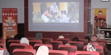 Nobar Film "Tepatilah Janji" KPU Bone Bolango bersama Mahasiswa, Senin (28/10/2024).