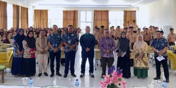 Successful Career in Hospitality Aston Gorontalo bersama siswa-siswi SMK Negeri 2 Gorontalo.