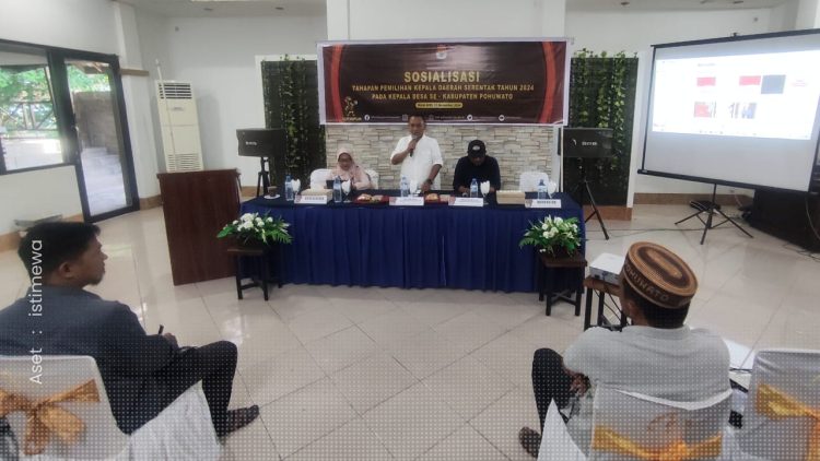 KPU Kabupaten Pohuwato saat menggelar Sosialisasi Pilkada 2024 bersama Kades se-Pohuwato, Sabtu (23/11/2024).