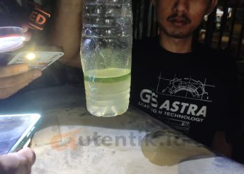BBM diduga tercampur air dari salah satu kendaraan warga yang melakukan pengisian di SPBU Marisa, Kamis (5/12/2024).