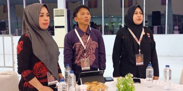 Komisioner beserta jajaran  Bawaslu Kabupaten Pohuwato saat menghadiri debat kandidat, Minggu (17/11/2024).