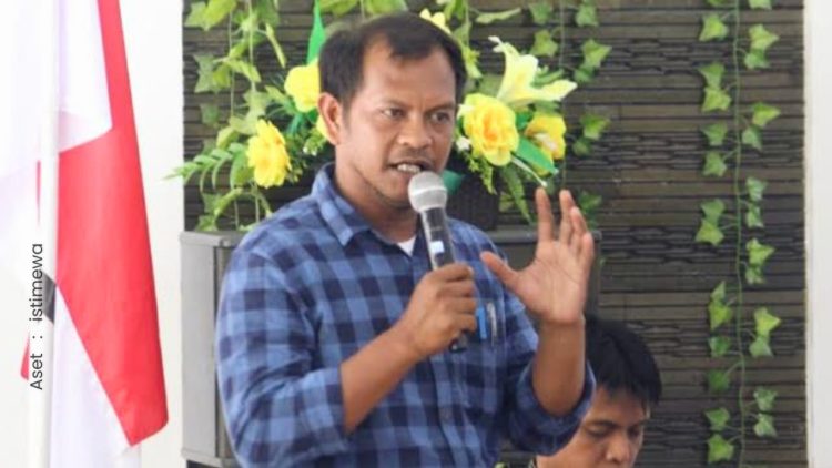 Komisioner Bawaslu Kabupaten Pohuwato, Munawar