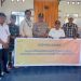 Penyerahan bantuan kemanusiaan untuk korban banjir di Kecamatan Paguat, Rabu (18/12/2024).