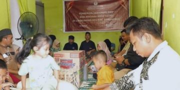 KPU Kabupaten Gorontalo saat mengambangi salah satu panti asuhan, Jumat (13/12/2024).
