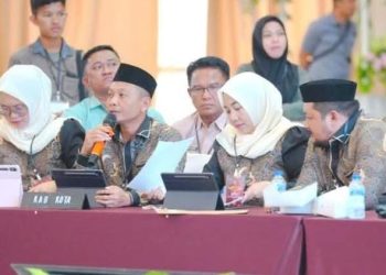 KPU Kabupaten Gorontalo saat memaparkan hasil rekapitulasi Pilkada 2024 di tingkat Provinsi Gorontalo, Jumat (6/12/2024).