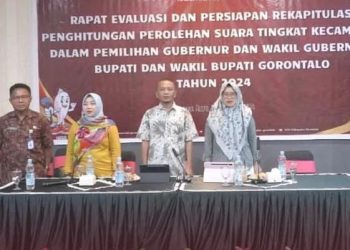 KPU Kabupaten Gorontalo saat menggelar rapat evaluasi dan persiapan rekapitulasi perhitungan suara tingkat Kecamatan.