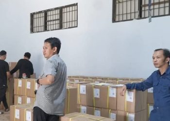 Logistik Pilkada 2024 saat tiba di gudang penyimpanan logistik KPU Kabupaten Gorontalo.