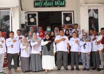Jajaran Komisioner beserta Sekretariat KPU Kabupaten Bone Bolango.