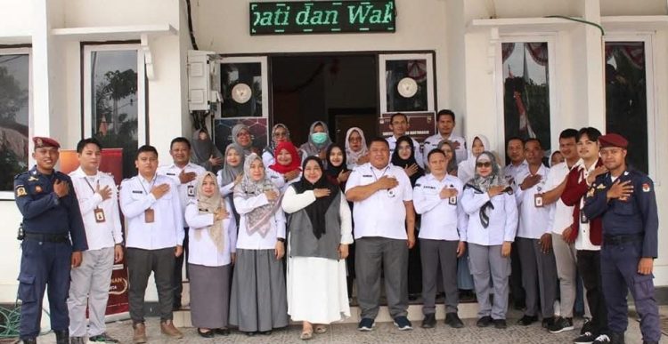Jajaran Komisioner beserta Sekretariat KPU Kabupaten Bone Bolango.