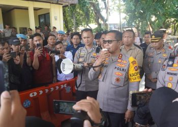 Irjen. Pol. Pudji Prasetijanto Hadi saat menyampaikan permohonan maaf kepada Jurnalis Gorontalo atas insiden dugaan pemukulan oknum Anggota Polri kepada Jurnalis RTV.
