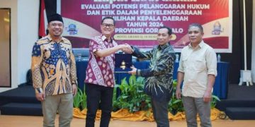 Anggota DKPP RI, Muhammad Tio Aliansyah (kedua kanan) saat hadir dalam Rapat koordinasi evaluasi potensi pelanggaran Pilkada 2024.