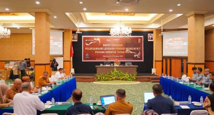 Rapat evaluasi pelaksanaan pindah memilih Pilkada 2024.