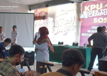 KPU Provinsi Gorontalo saat menggelar sosialisasi Pilkada di salah satu Universitas di Gorontalo.