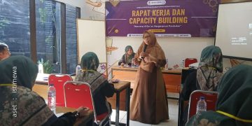 Rapat kerja dan Capacity building Yayasan Quran Salimah Gorontalo, Kamis (9/1/2025).