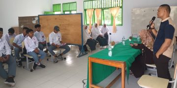 Sosialisasi PMB 2025 Universitas Pohuwato di SMK Hidayatullah, Senin (13/1/2024).