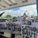 Himpunan Mahasiswa Ilmu Komunikasi saat menyampaikan tuntutannya di depan gedung Rektorat UNG, Rabu (15/1/2025).