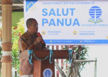 Ketua penyelenggara kegiatan, Basri, S.Pd., M. Pd. (Foto: Suriyatni Mantulagi)