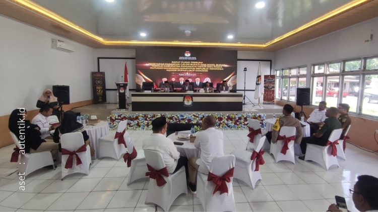 Rapat pleno penetapan pasangan calon Bupati dan Wakil Bupati terpilih Kabupaten Pohuwato, Rabu (5/2/2025).