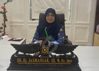 Kepala MAN Insan Cendekia Gorontalo, 
DR. Hj. Jasmaniar., SE., M.Ec. Dev