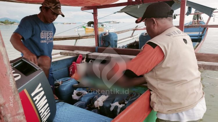 Proses evakuasi jasad bocah yang terseret arus di Sungai Marisa, Jumat (7/3/2025).