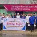 Berbagi takjil rakyat penambang bersama Karang Taruna Kabupaten Pohuwato di wilayah Lemito - Wanggarasi.
