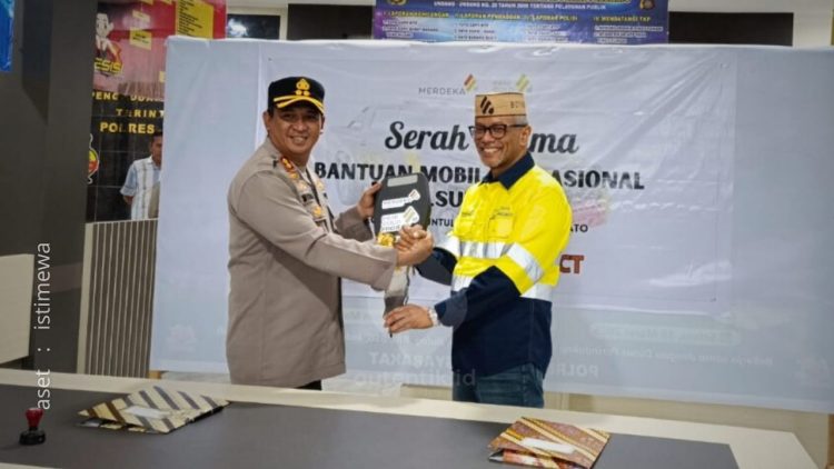 Penyerahan bantuan mobil operasional Pani Gold Project kepada Polres Pohuwato.