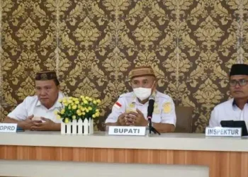 Ketua DPRD Beni Nento (kiri) saat menghadiri peluncuran Indikator Indeks Pencegahan Korupsi Daerah (IPKD) Monitoring Center for Prevention (MCP) Tahun 2025.