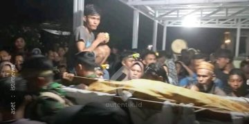 Evakuasi korban insiden Sungai Dunggilata, Bone Bolango.