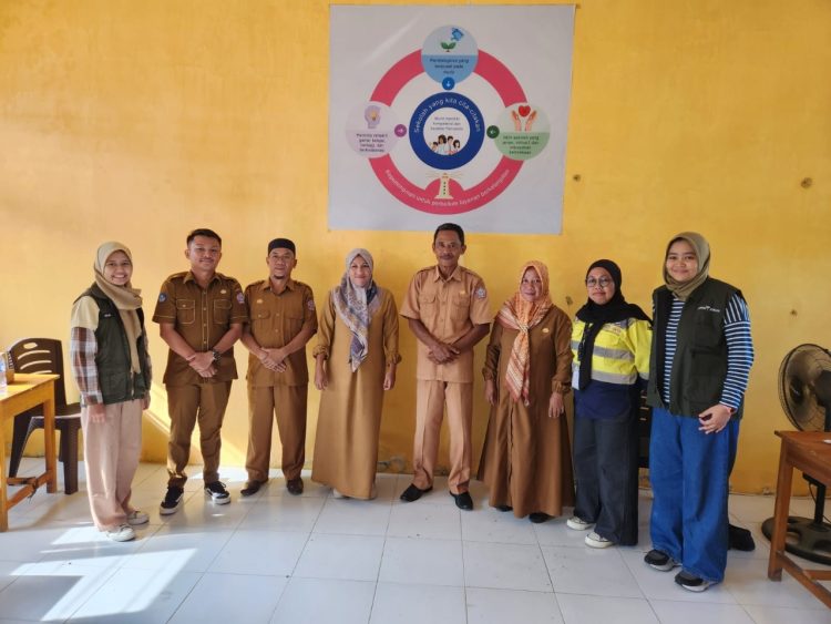 Tim Pani Gold Project bersama Indonesia Mengajar mengunjungi SDN 04 Buntulia, yang berlokasi di sekitar area operasi tambang emas PGP, pada Senin (30/6/2025)