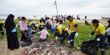 Giat kolaborasi bersih pantai PGM